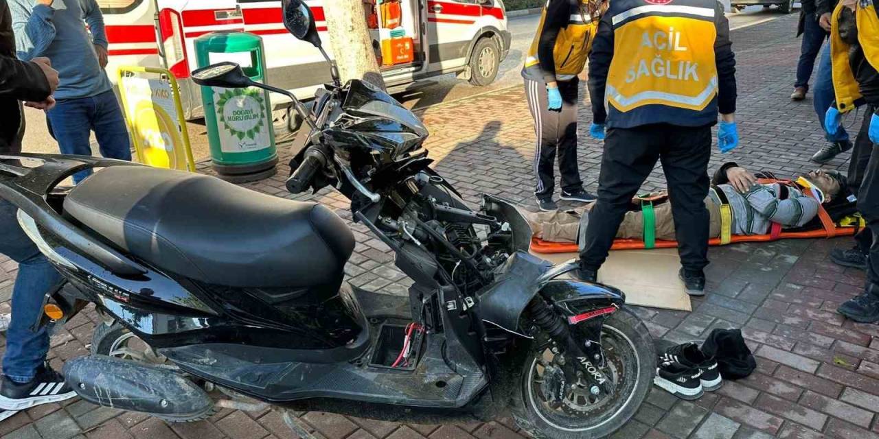 Otomobilin Çarptığı Motosiklet Sürücüsü Yaralandı