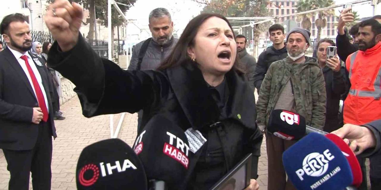 Çocuğunu Enkazda Kaybeden Anne Adliye Önünde Feryat Etti