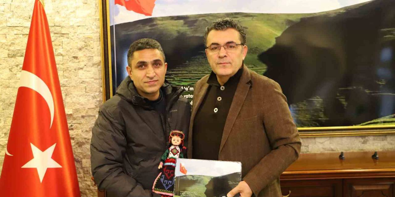 Başkan Demir, Ödül Alan Gazetecilerle Bir Araya Geldi