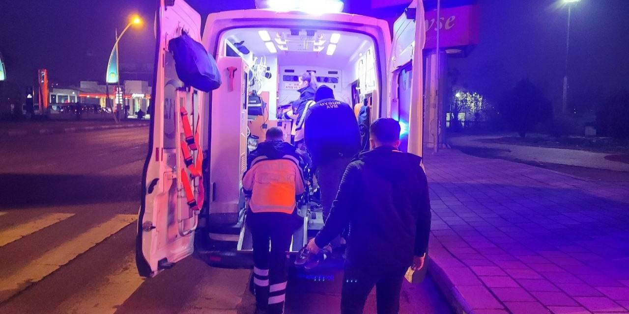 Hafif Ticari Araç İle Otomobil Çarpıştı: 1 Yaralı