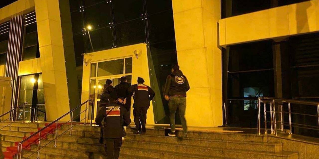 Burdur’da Jandarma Ekiplerinin Asayiş Uygulamalarında Yakalanan 2 Şahıs Tutuklandı