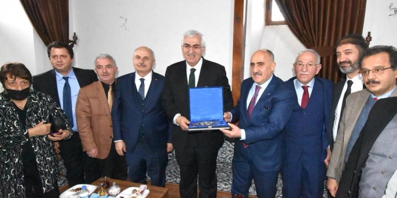Ak Parti Erzurum Milletvekili Öz, Kent Konseyi’ni Ziyaret Etti