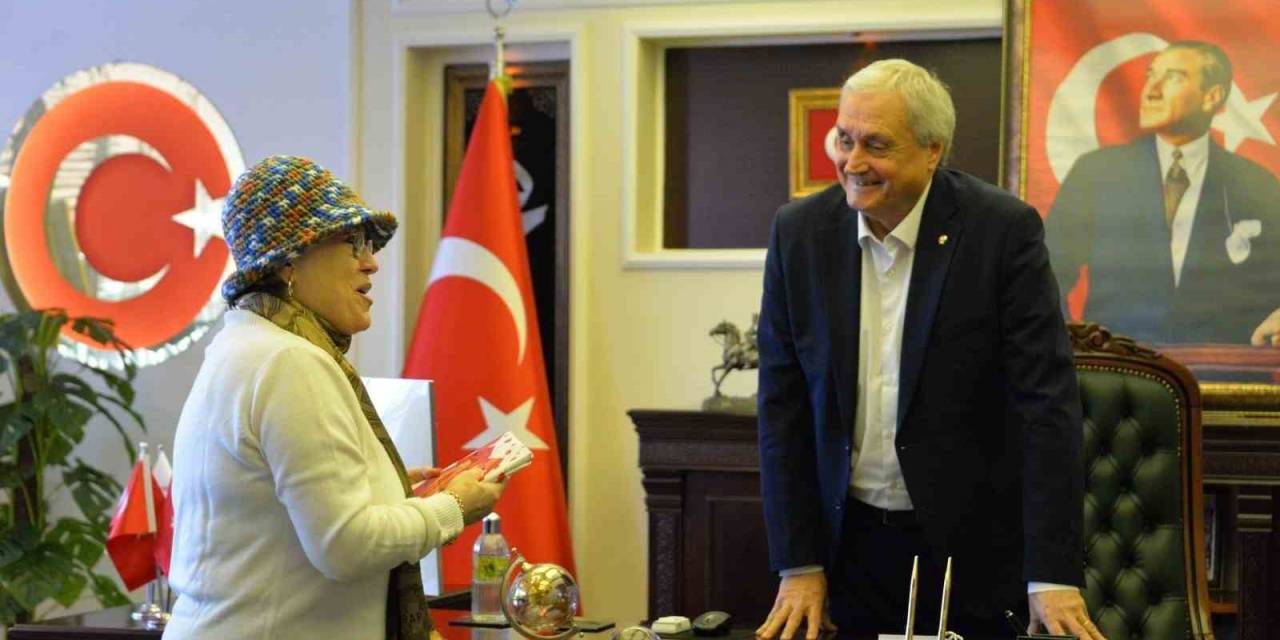 Başkan Bakkalcıoğlu Tsm Korosu İle Bir Araya Geldi