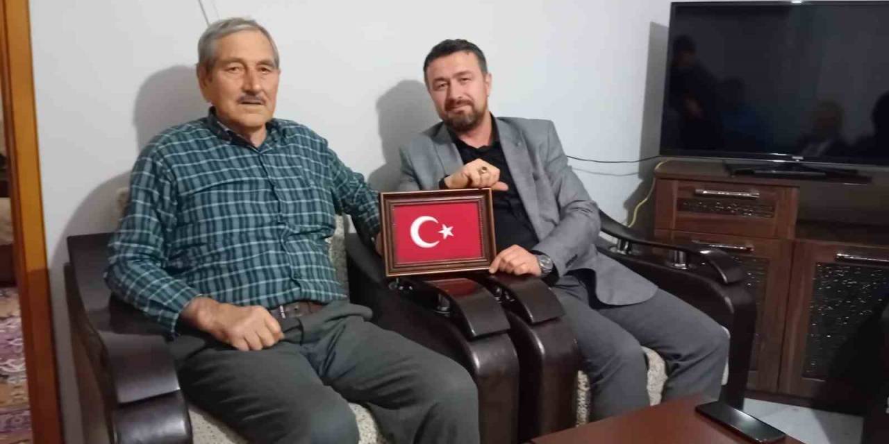 Ak Parti’den 2024’ün İlk Ziyareti Şehit Ailelerine