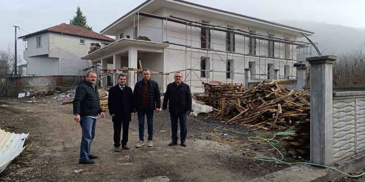 Depremde Yıkılan Caminin Yerine Yenisi Yapılıyor