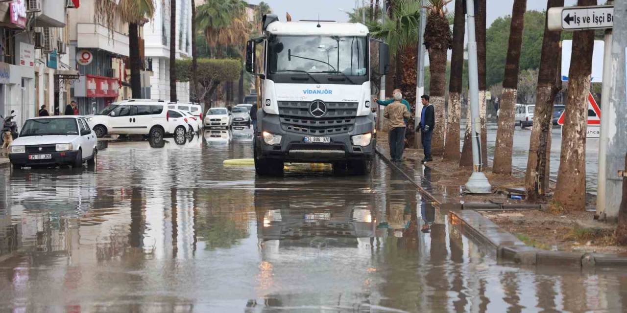 İskenderun Tekrardan Sular Altında Kaldı