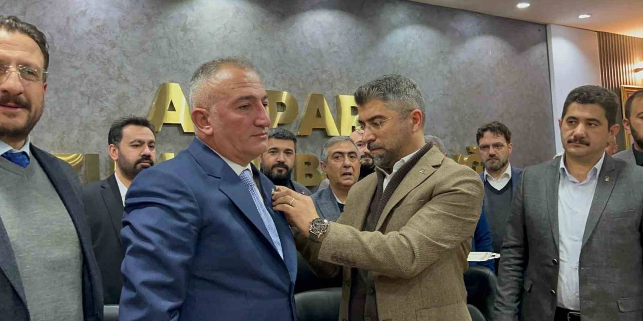 İyi Parti Önceki Dönem İl Ve İlçe Başkanları Ak Parti’ye Katıldı