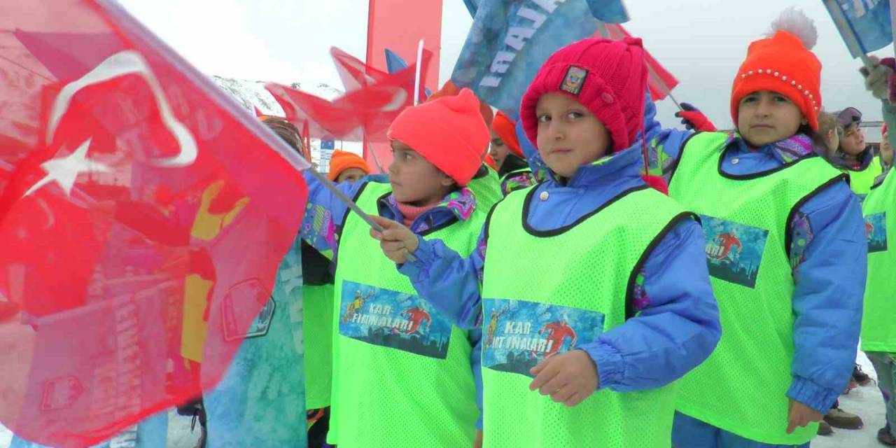 Kayak Sevinci Yüzlerine Yansıdı