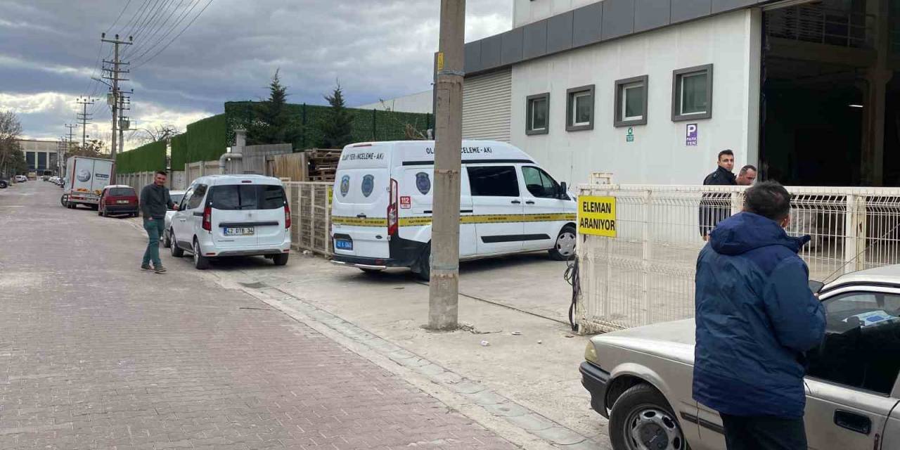 Pres Makinesi İle Duvar Arasında Sıkışan İşçi Hayatını Kaybetti