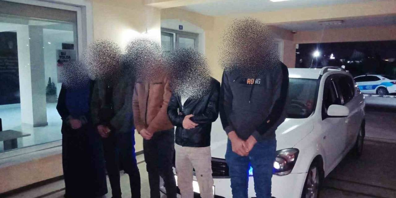 Yurda Kaçak Yollardan Giren Yabancı Uyruklu 4 Kişi Yakalandı