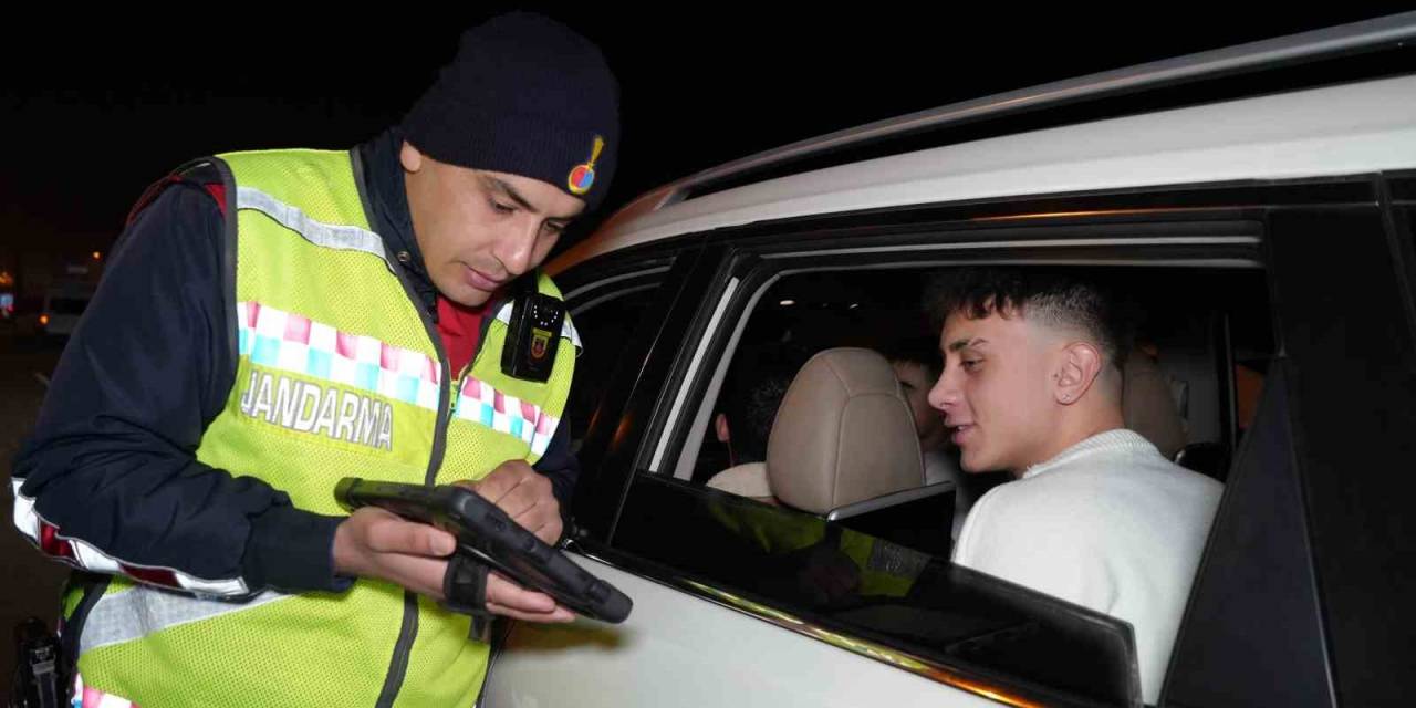 Denizli’de Jandarma Aralık Ayında 35 Bin 702 Aracı Kontrol Etti