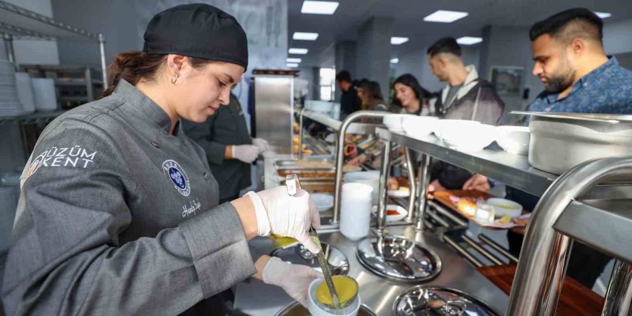 Buca’da Belediye Lokantası Açıldı