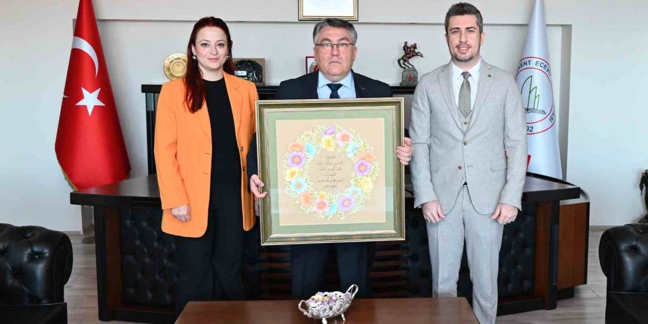 Rektör Özölçer’den Gümüş Ve Yıldırım’a Teşekkür Belgesi