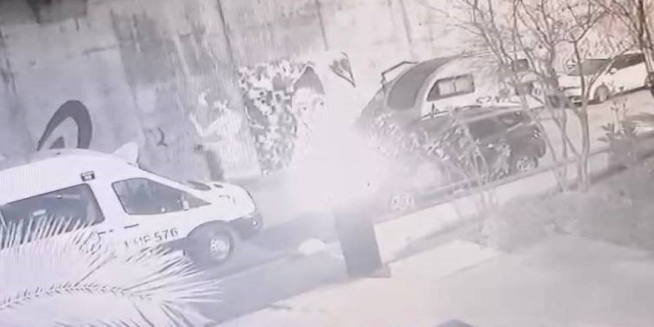 Kadıköy’de Öğrenci Taşıyan Okul Servisinin Kaçırılma Anı Kamerada