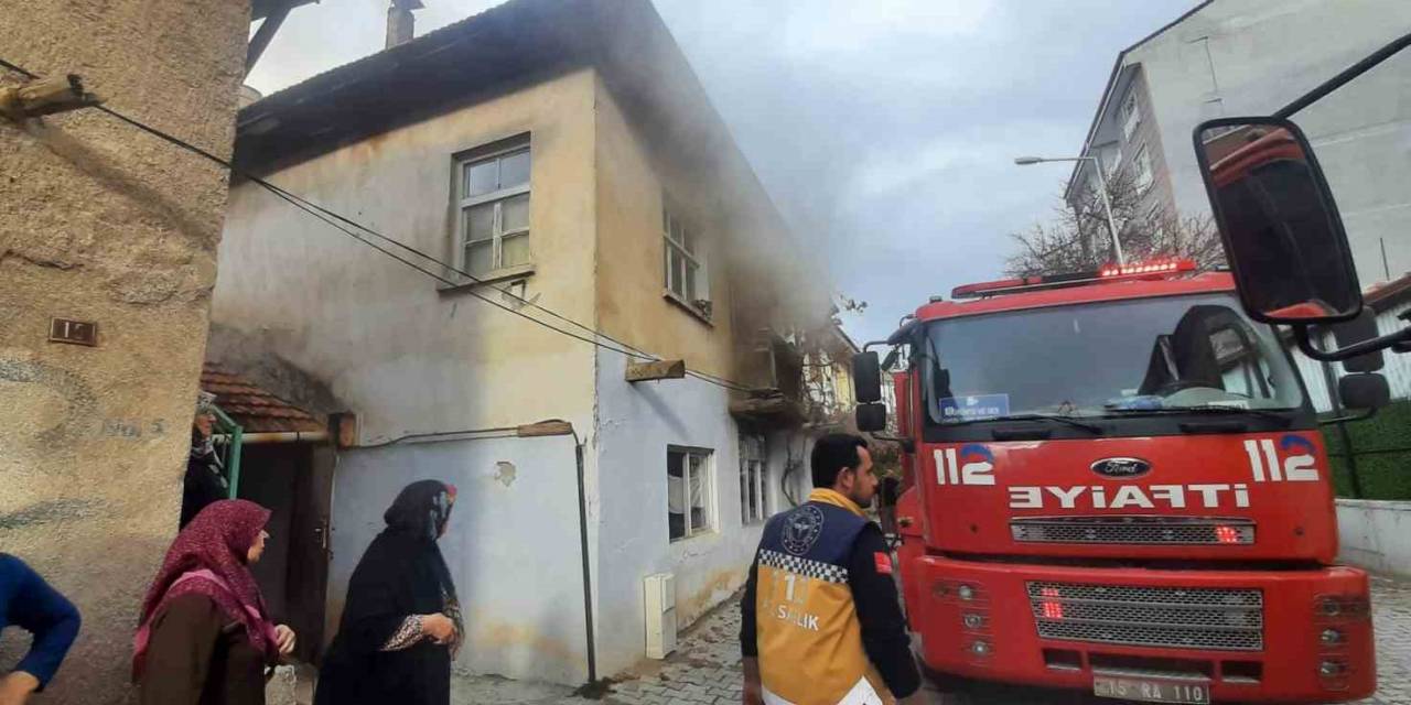 Baca Temizlerken Komşusunun Evini Yaktı