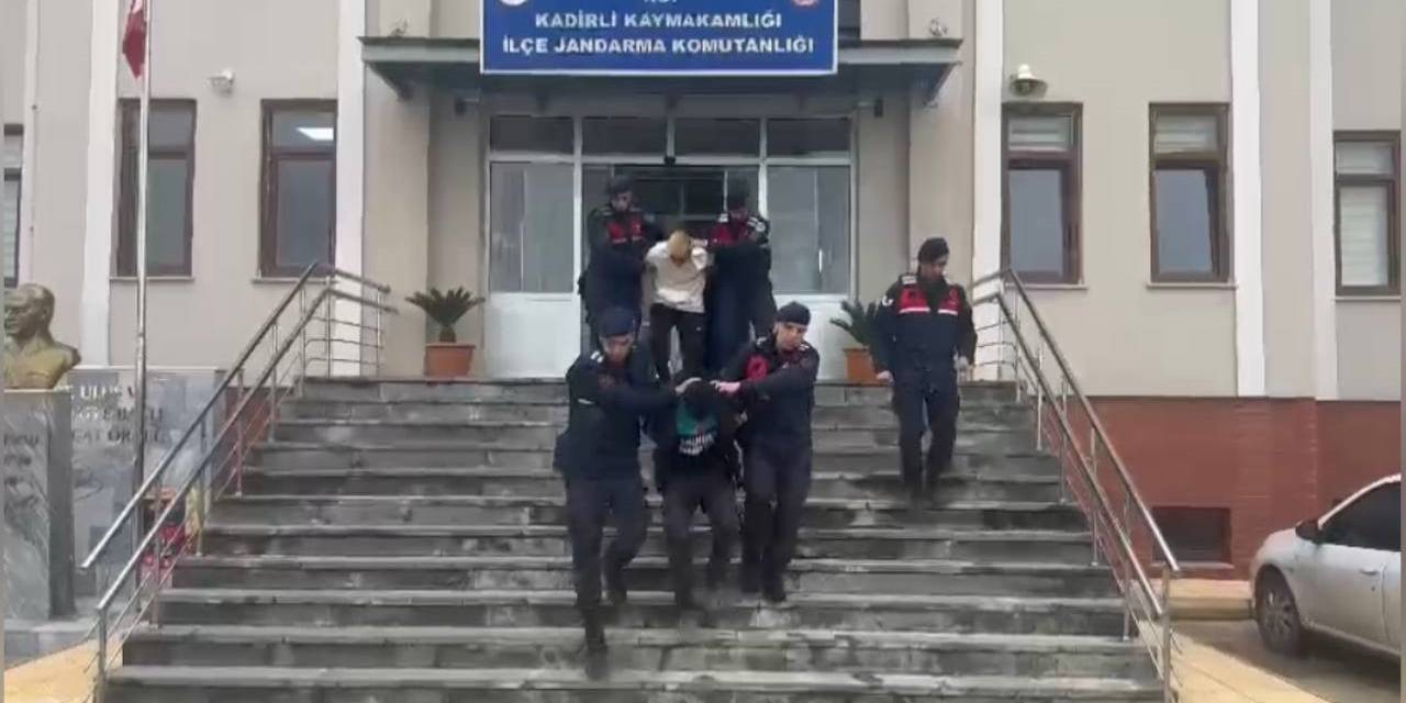 Atatürk’e, Şehitlere Ve Vatana Hakaret Eden İki Kardeş Tutuklandı