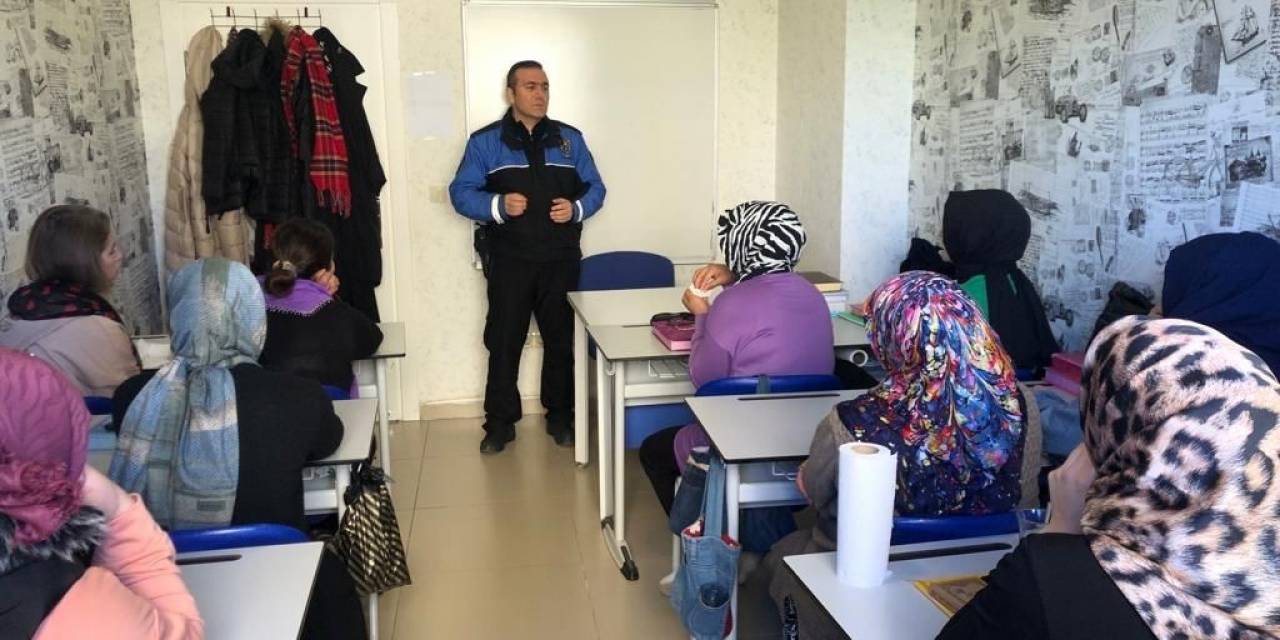 Samsun Polisi Suçlara Karşı Vatandaşları Bilgilendirdi