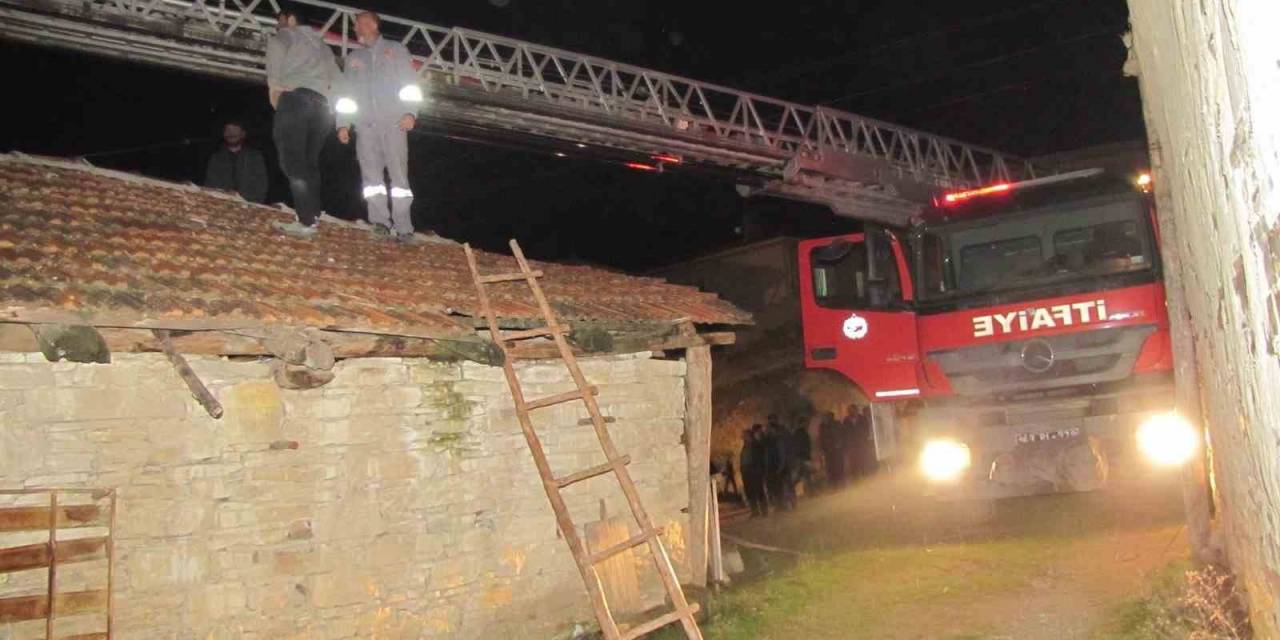 Kütahya’da Ahşap Ev Yangını: 1 Yaralı