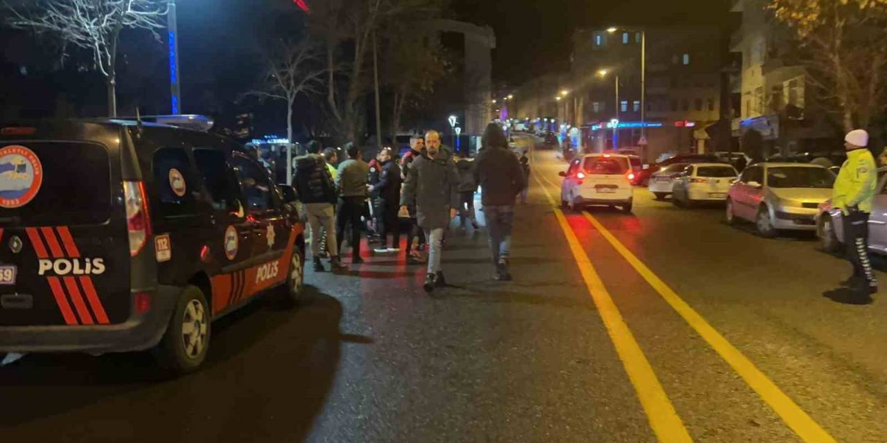 Önce Kavga Etti, Sonra Polisin Üzerine Araç Sürdü: 1 Polis Yaralı