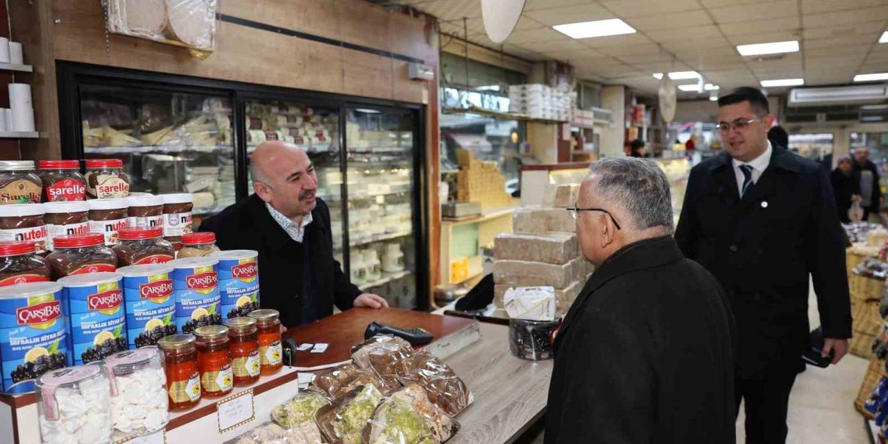 Başkan Büyükkılıç’tan Sabahın İlk Işıklarında Camikebir Esnafı Ziyareti