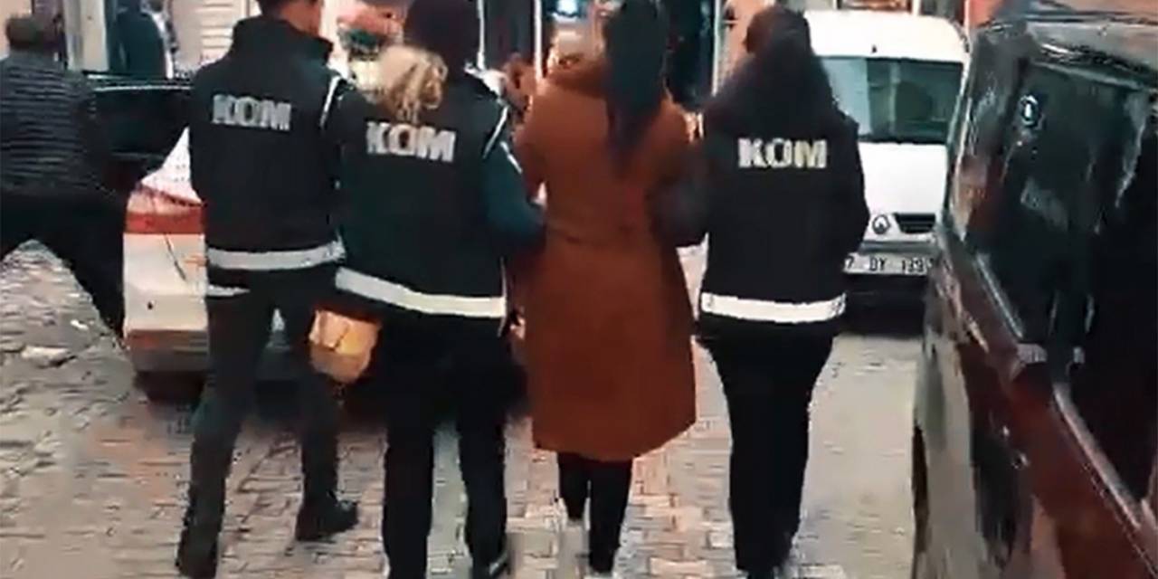 İnterpol’ün Kırmızı Bülten İle Aradığı Cinsel Amaçlı İnsan Kaçakçısı Çanakkale’de Yakalandı