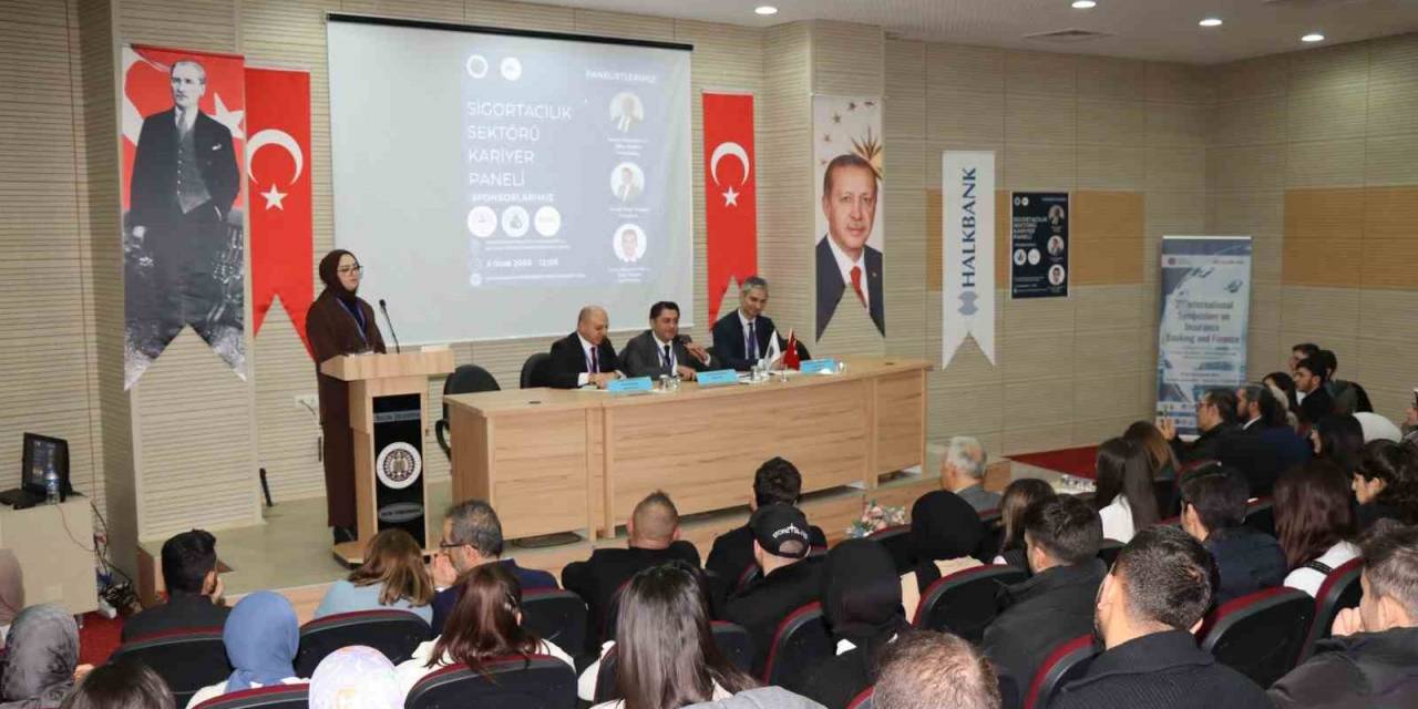 Oltu’da Bankacılık Bölümü Öğrencilerine Sigortacılık Anlatıldı