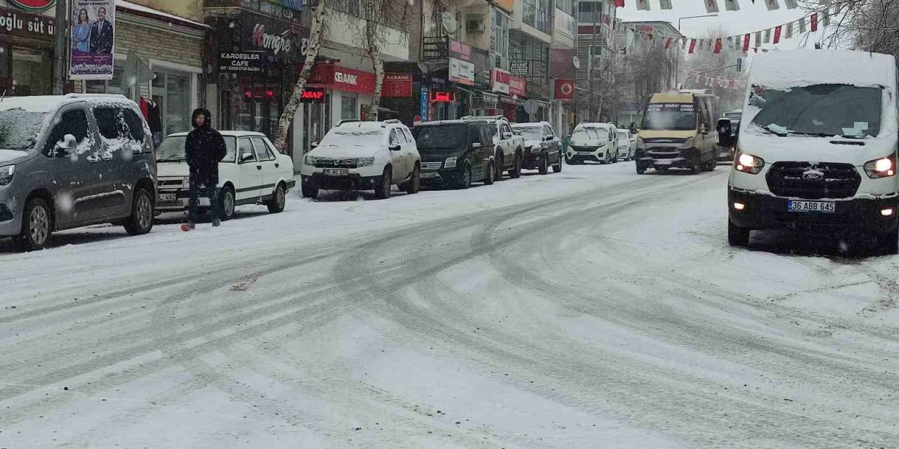 Ardahan Güne Karla Uyandı