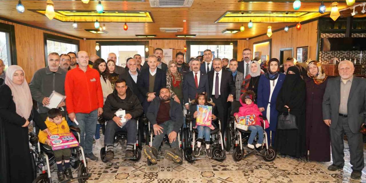 Belediyeden Engelli Vatandaşlara Tekerlekli Sandalye Desteği