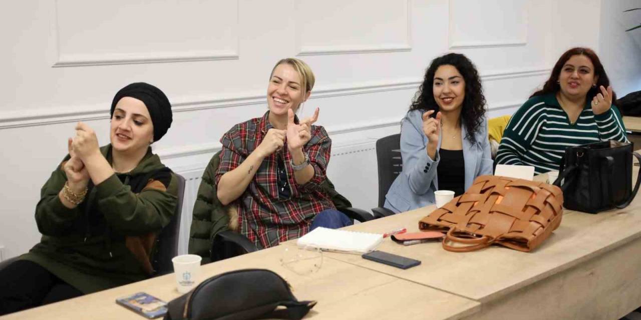 Avukatlara İşaret Dili Eğitimi