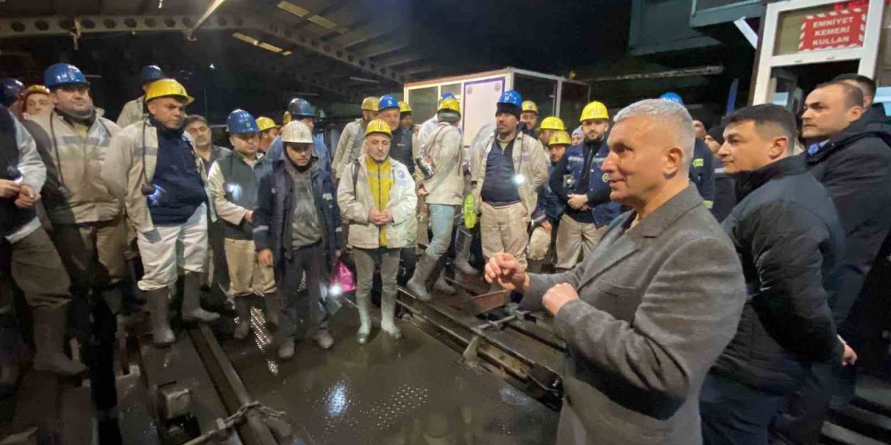 Demir Maden İşçisini Bilgilendirdi