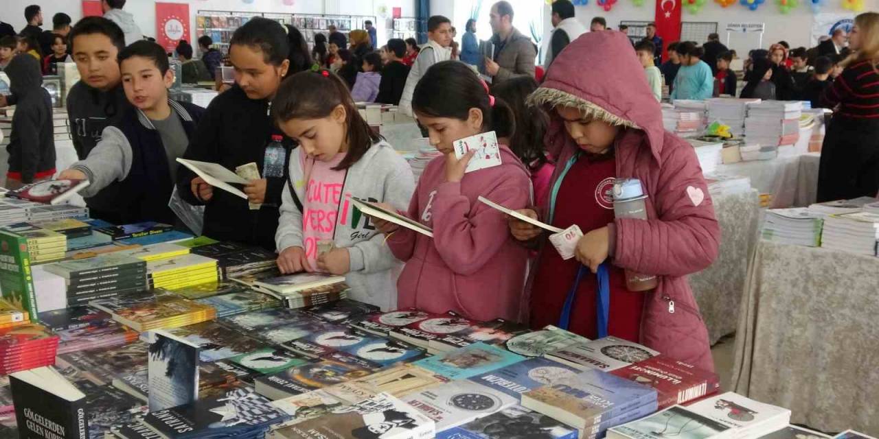 Mersin Erdemli’de Kitap Ve Edebiyat Günleri Başladı