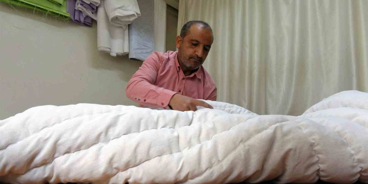 Yozgat’ta 41 Yıldır Yorgancılık Mesleğini Ayakta Tutabilmek İçin Çalışıyor