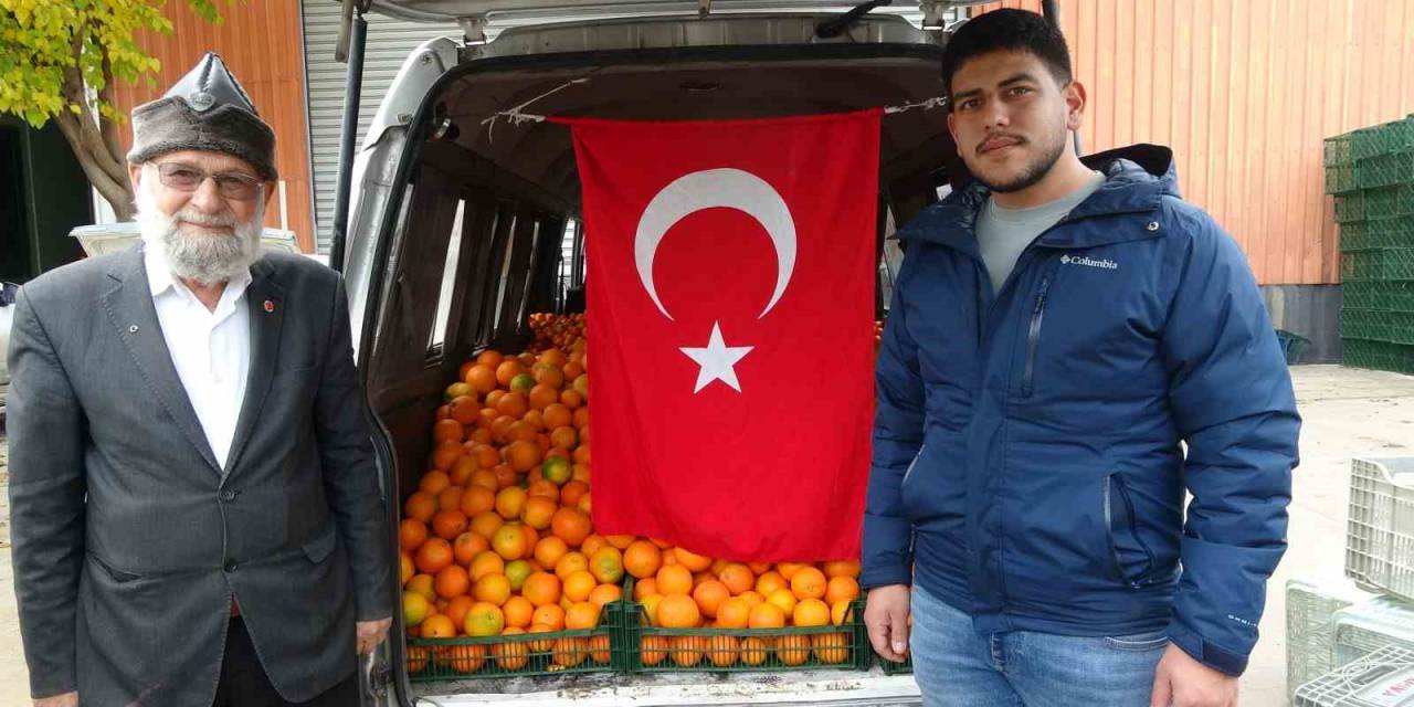 Denizlili "Elmacı Dede" Mehmetçik İçin Adana’dan Narenciye Alıp Yola Çıktı