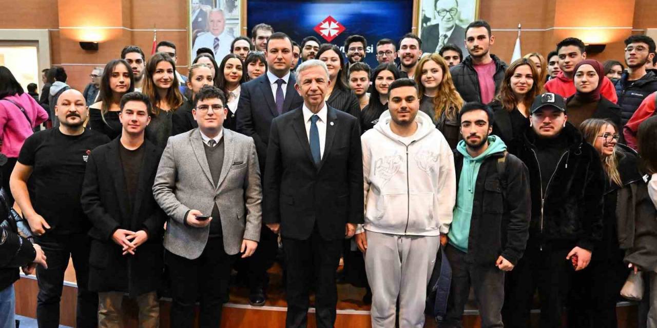 Mansur Yavaş, Başkent Üniversitesi’nde Gençlerle Bir Araya Geldi