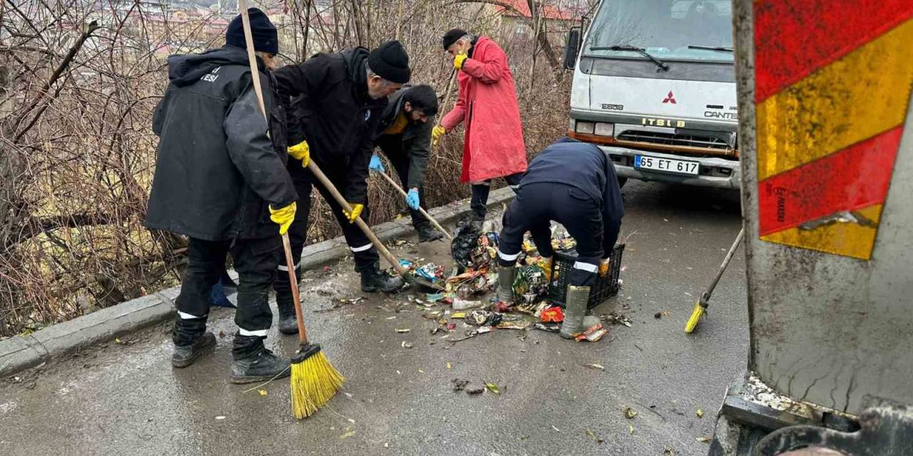 Hakkari’de 50 Personel İle Çevre Temizliği