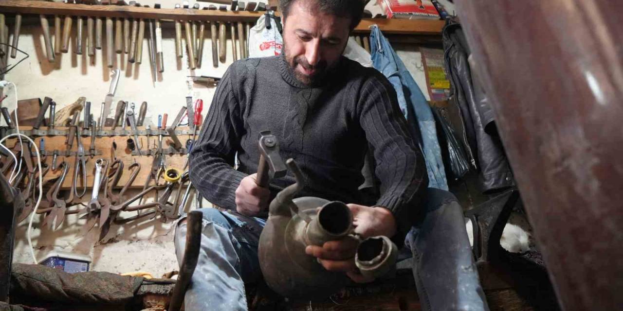 Bolu’nun Son Bakırcısı: "Bizim Mesleğe Çırak Girmeyeli 25 Sene Oldu"