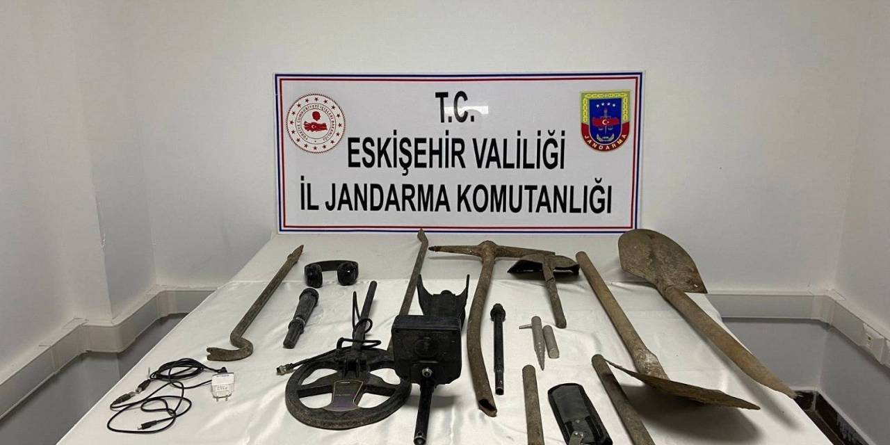 Sit Alanında Kaçak Kazı Yapan 6 Şüpheliden 4’ü Tutuklandı