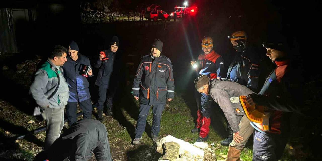 Doğa Yürüyüşünde Mahsur Kalan 2 Kişi Afad Tarafından Kurtarıldı