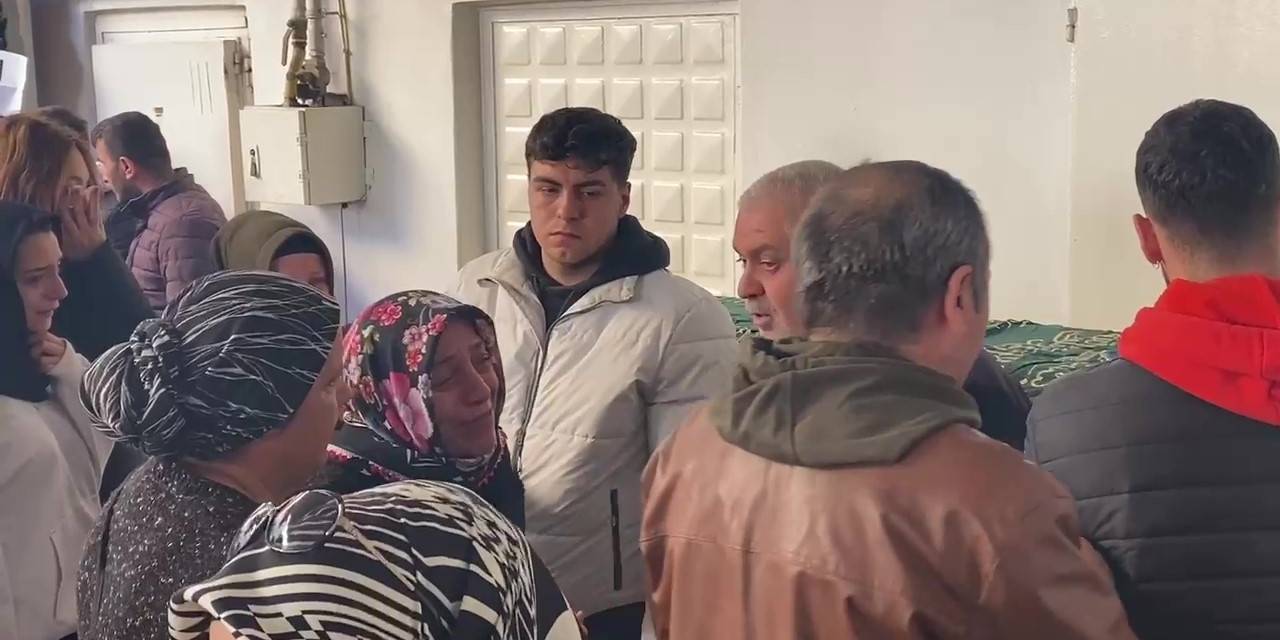 Eski Eşinin Öldürdüğü Tülay, Gözyaşlarıyla Son Yolculuğuna Uğurlandı