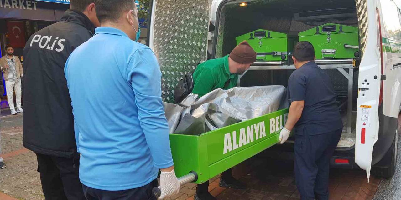İngiliz Turist Yalnız Yaşadığı Evinde Ölü Bulundu