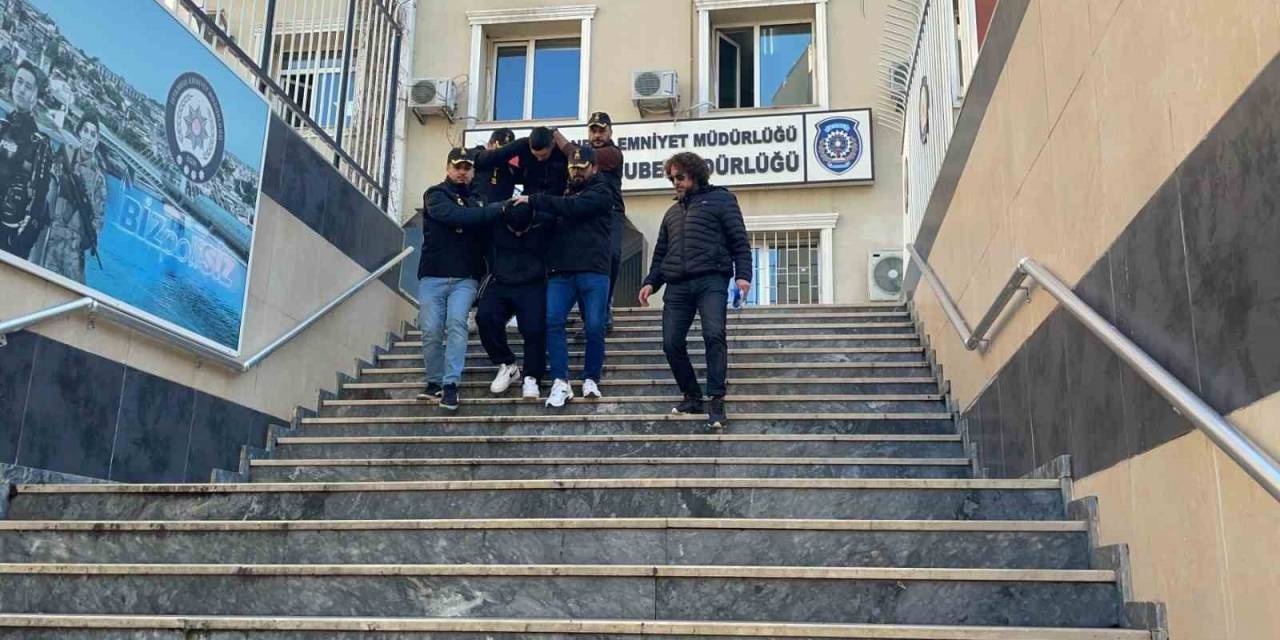 Sultangazi’de Otomatik Silahlarla 1 Kişiyi Öldüren Şahıslar Yakalandı