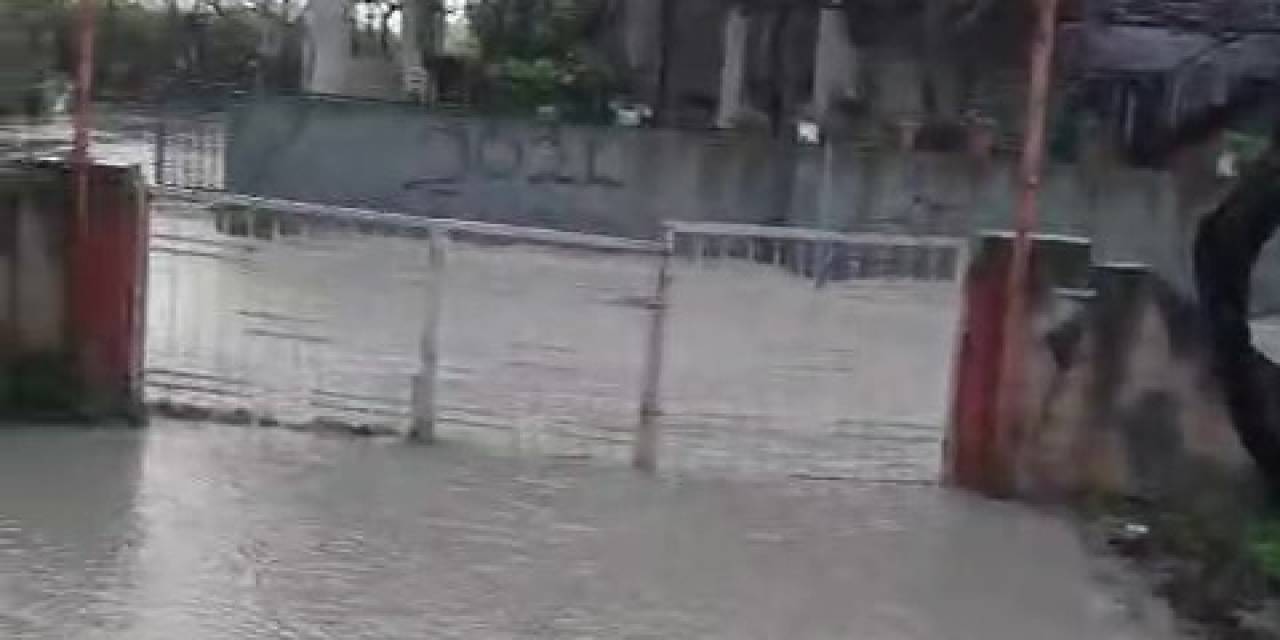 Hatay’da Aşırı Yağış Sele Neden Oldu