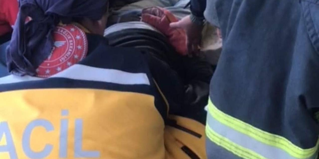 Ağır Hasarlı Binada Meydana Gelen Kazada Bir Vatandaş Yaralandı
