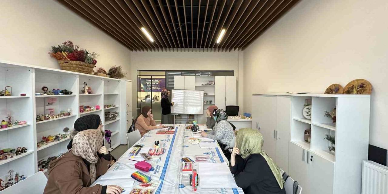Bakmer Yeni Merkezinde Başakşehirli Kadınların Hizmetinde