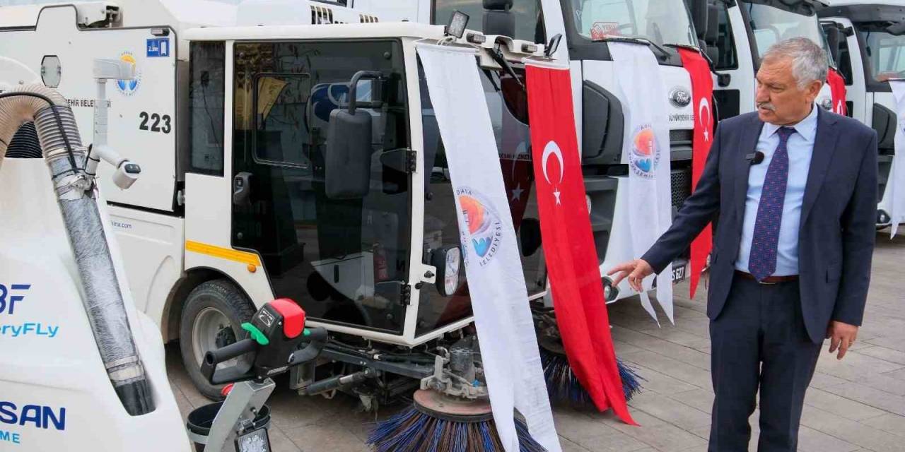 Adana Büyükşehir Belediyesi Filosuna 5 Yeni Araç Daha Ekledi