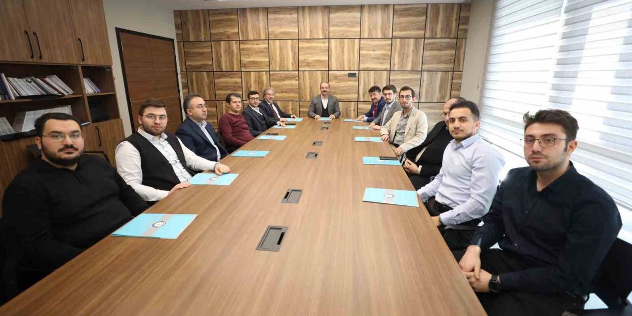 Sağlık-sen: "Kamuda Çalışan Hekimlerin Tabip Odalarına Üye Olmaları Teşvik Edilmeli"