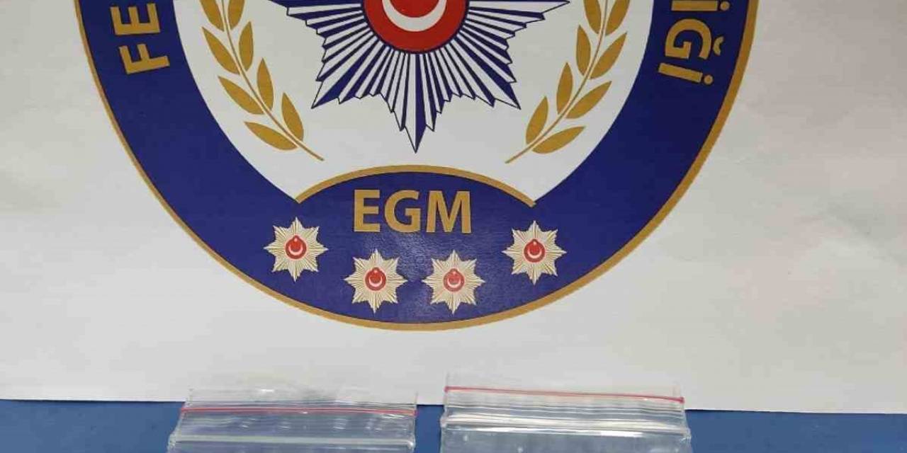 Uyuşturucudan Aranan Şahıs, Uyuşturucu Madde İle Yakalandı