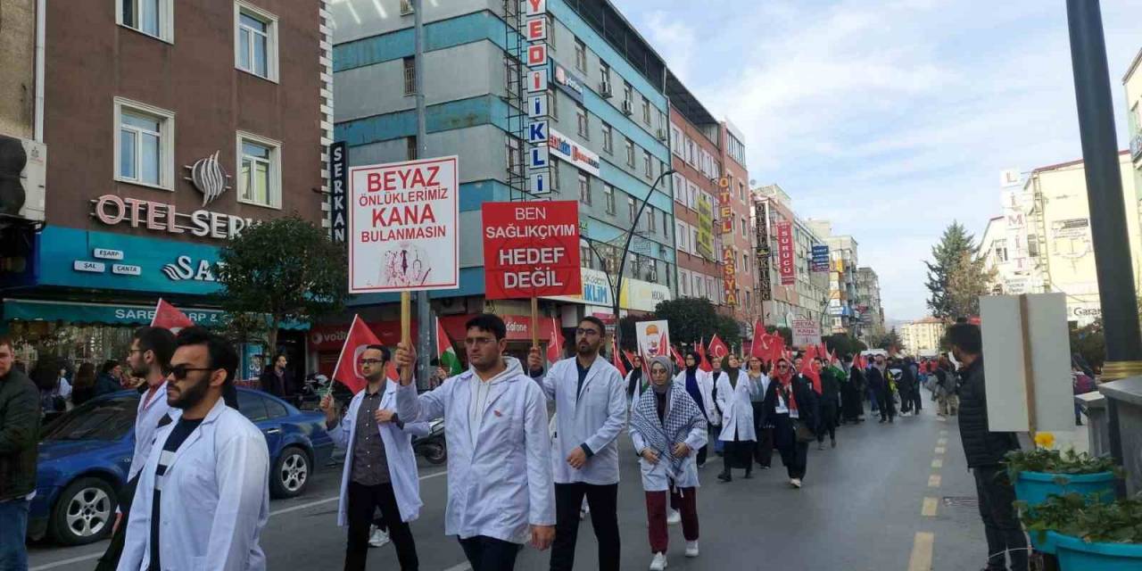 Isparta’da Sağlık Çalışanlarından Filistin İçin Sessiz Yürüyüş