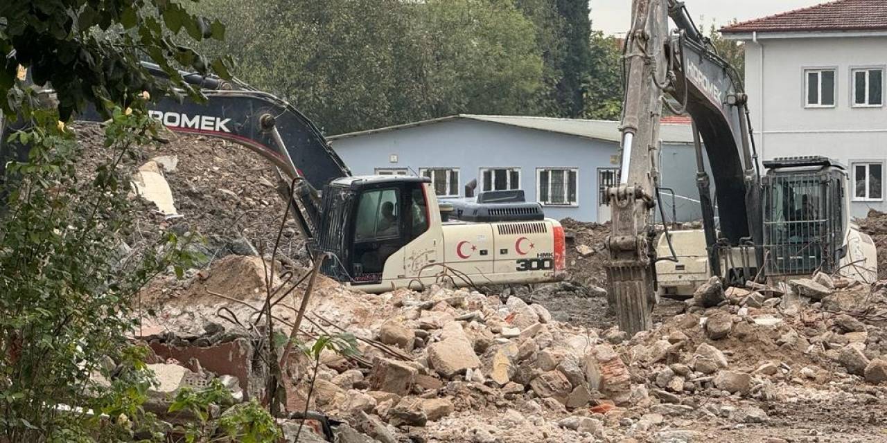 Adil Öksüz’ün Görev Yaptığı O Bina Tamamen Yıkıldı