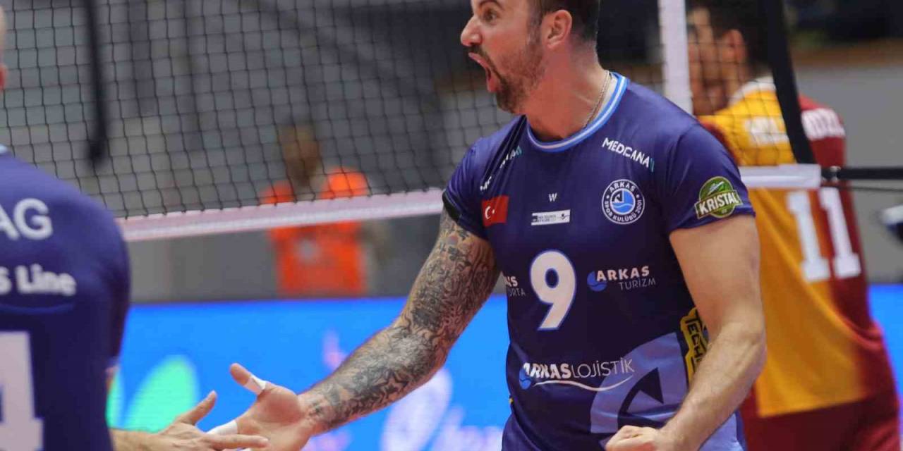 Efeler Ligi: Galatasaray: 1 - Arkas Spor: 3